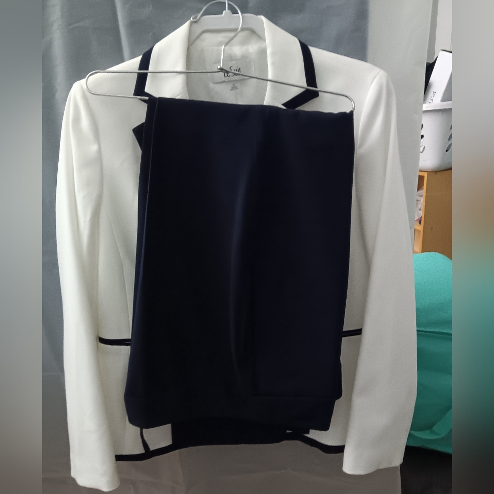 Le Suit White and Dark Blue Jacket with Dark Blue Pants